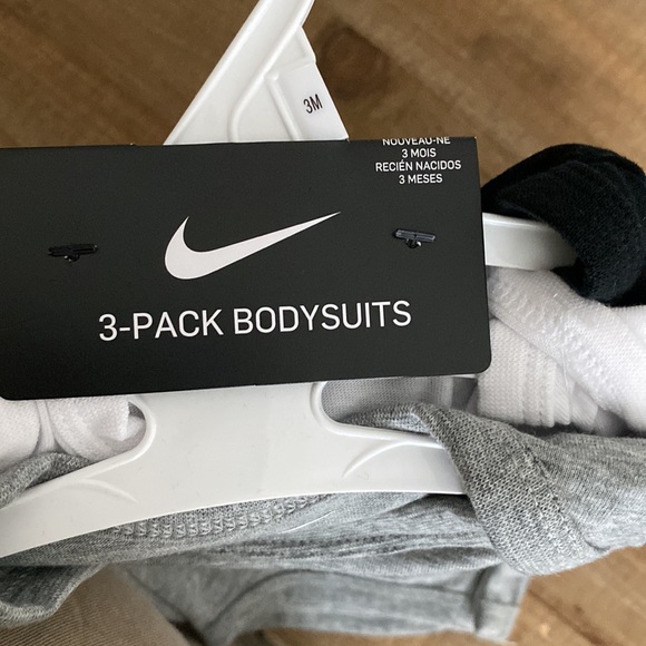 Nike 3 pack onesies size 3M - Picture 2 of 3